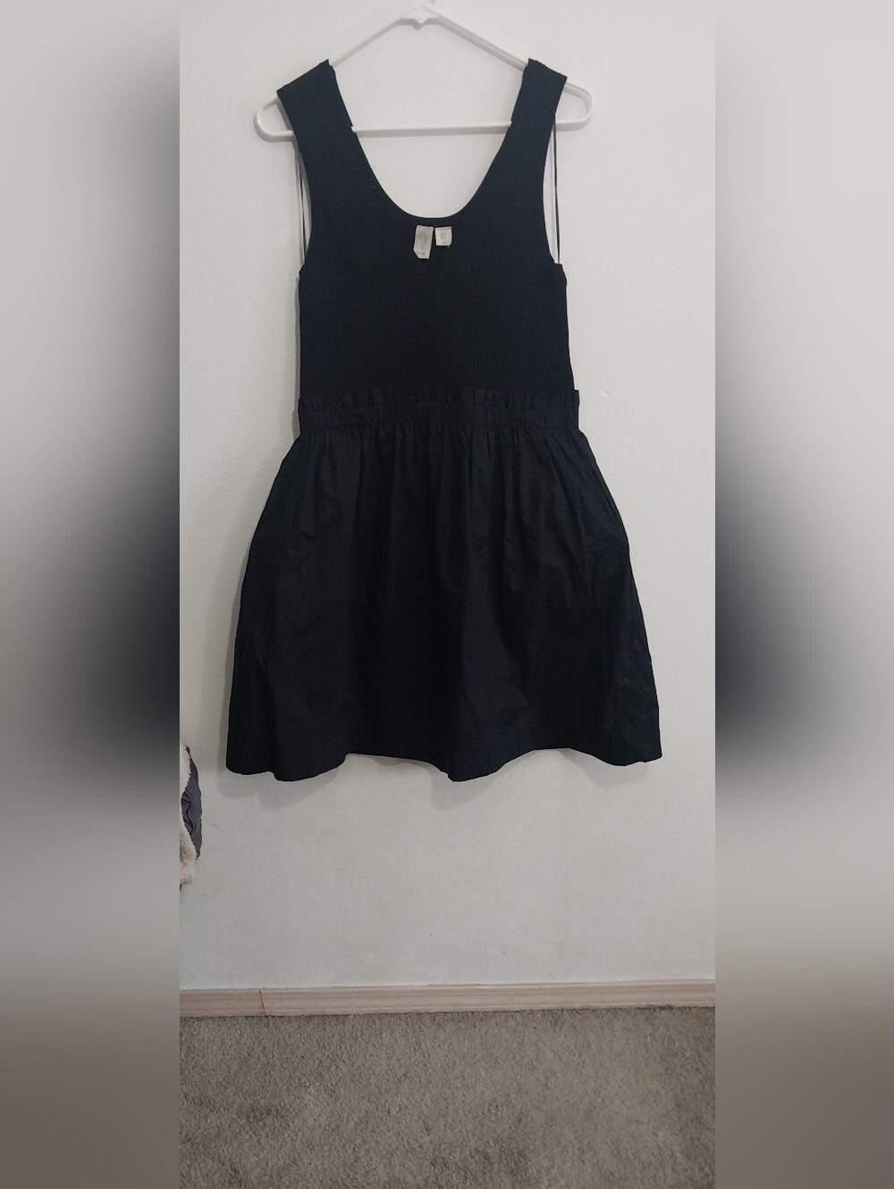 Black Sleeveless Scoop-Neck A-Line Dress